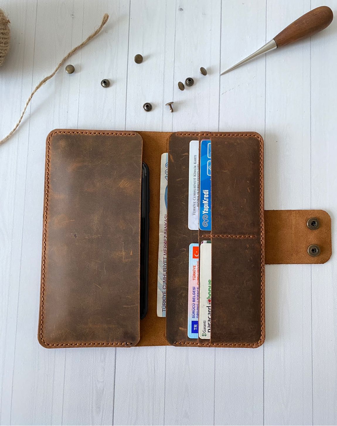 Minimalist Pocket Wallet - Small brown leather card sleeve wallet https://citcraft.com/wp-content/uploads/2026/03/Minimalist-Pocket-Wallet-Small-brown-leather-card-sleeve-wallet.jpg